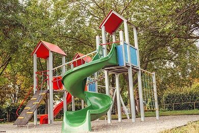 Vár szerkezetek UNIVERSAL 1 m feletti emelvénnyel